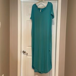 This teal/turquoise maxi dress is super cute and comfortable!